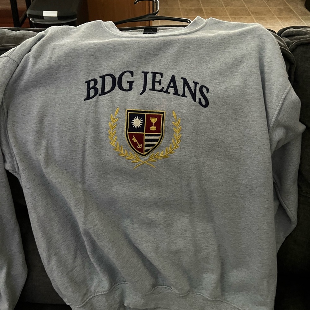 Sweatshirt
